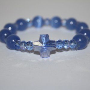 Beautiful blue crystal and cats eye bracelet 7"